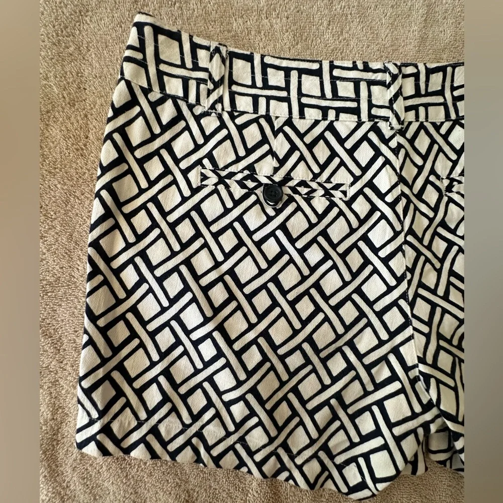 Banana Republic High Waist Black and White Geometric Shorts
